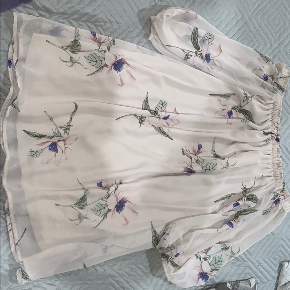 CUTE FLORAL DRESS BOUTIQUE SIZE SMALL
